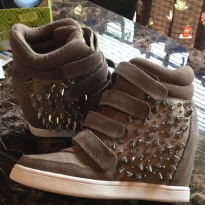 Camel colored booties